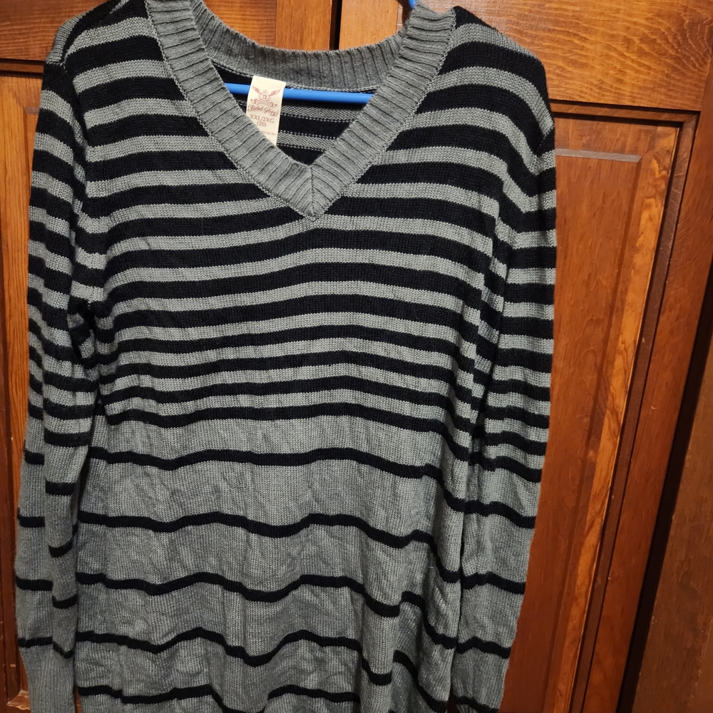 Faded Glory Black and Gray Striped V-Neck Sweater